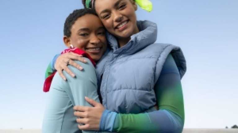 two young people who met via canteen's support services for young people impacted by cancer