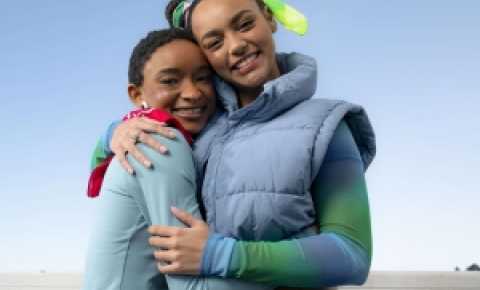 two young people who met via canteen's support services for young people impacted by cancer