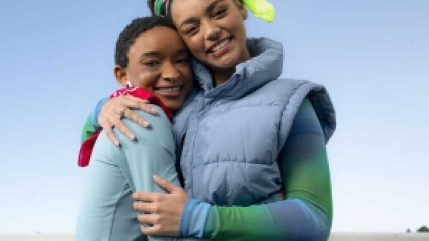 two young people who met via canteen's support services for young people impacted by cancer